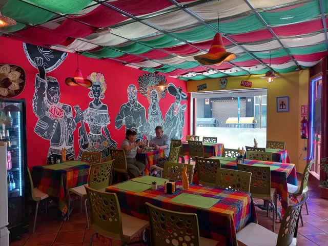 Restaurante mexicano Real Chicken Food
