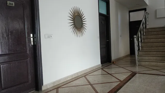 Collection O Hotel Radiant Inn