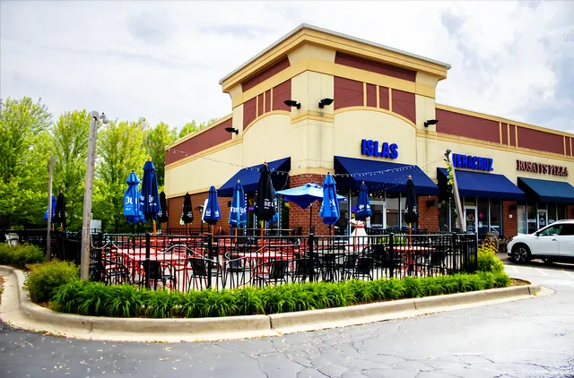 Isla Azul Restaurant & Bar