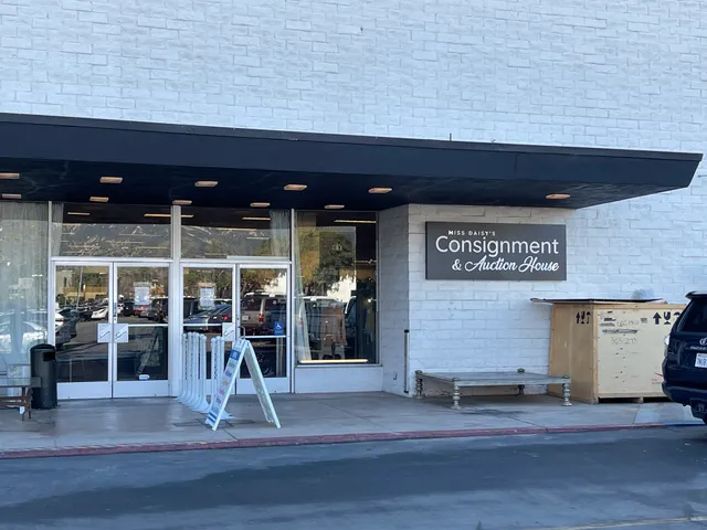 Miss Daisy's Consignment & Auction House