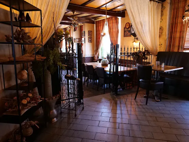 Oppe Berg - Frituur, Maaltijdservice, Eetcafé