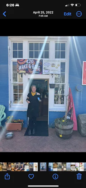 Connie's Bakery & Cafe