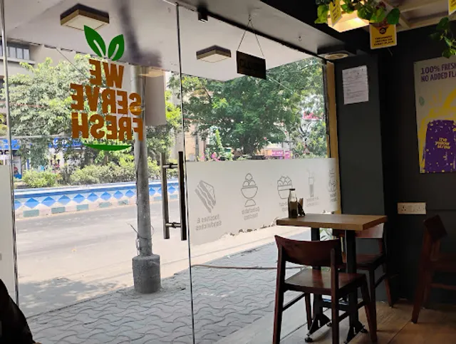 The Yellow Straw - Minto Park