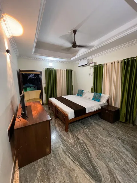 OYO Flagship Roadway Inn