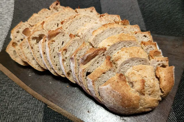 パン工房焼栄堂