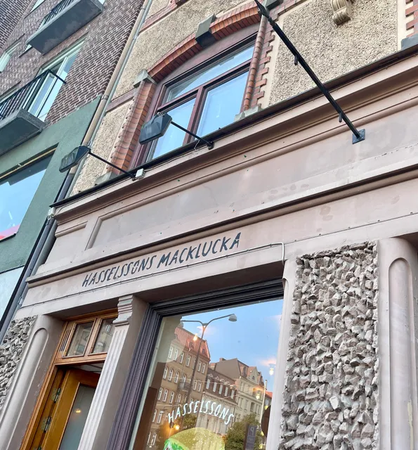 Hasselssons Macklucka Skanstorget