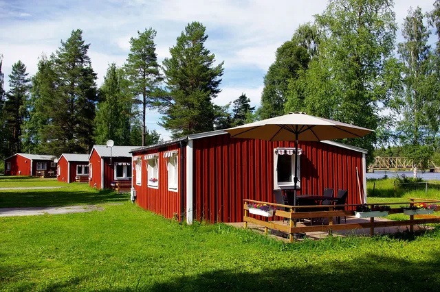 Lits Camping, Stugby och Kanot