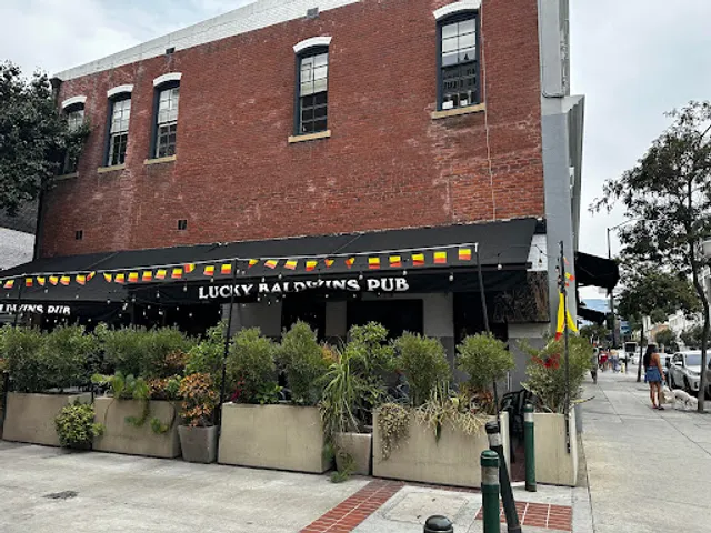 Lucky Baldwins Pub
