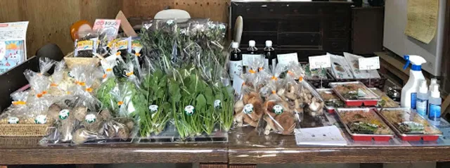 ふぁーまーずまるしぇ 栞里