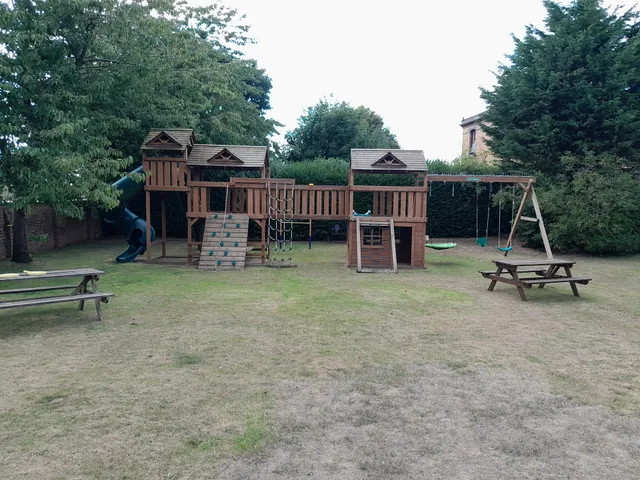 4 Eldin Hall Cottages