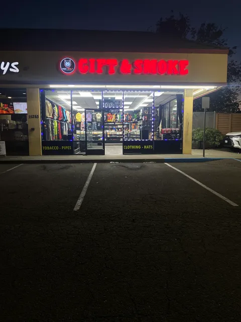 Red Wolf Gift & Smoke