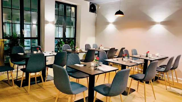 Yung Sushi & Poke Bowl