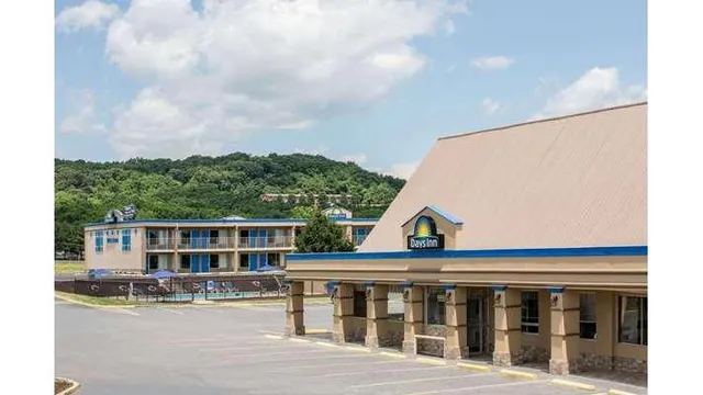 Days Inn by Wyndham Staunton