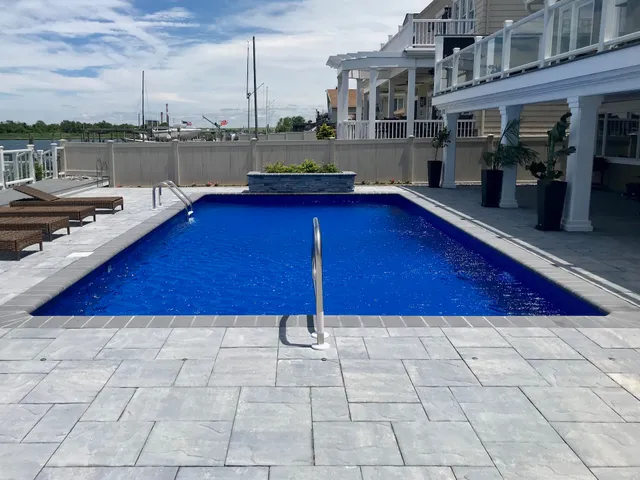 Long Island Decking Inc