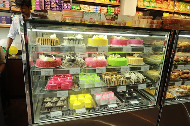 Mango bakers, Cheroor