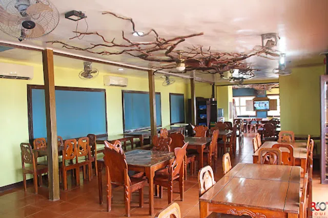 Luis Bay Restobar KTV @ Paluto