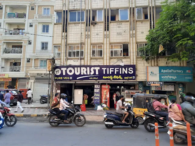 Tourist Tiffins