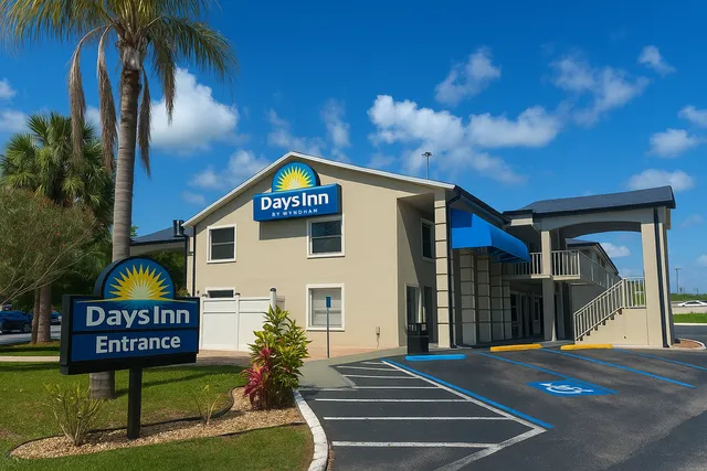 Days Inn by Wyndham Bradenton I-75