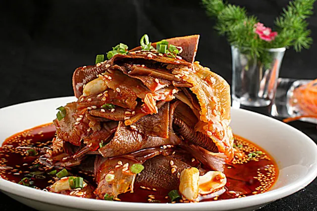 Le Shan Beef Noodle Soup 太古里翘脚牛肉