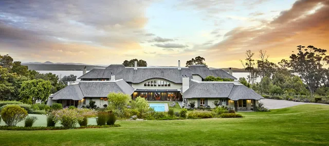 THE THATCH HOUSE BOUTIQUE HOTEL HERMANUS