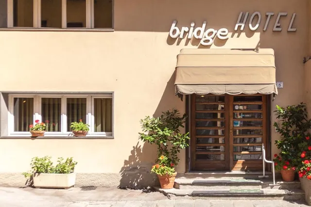 Albergo Bridge