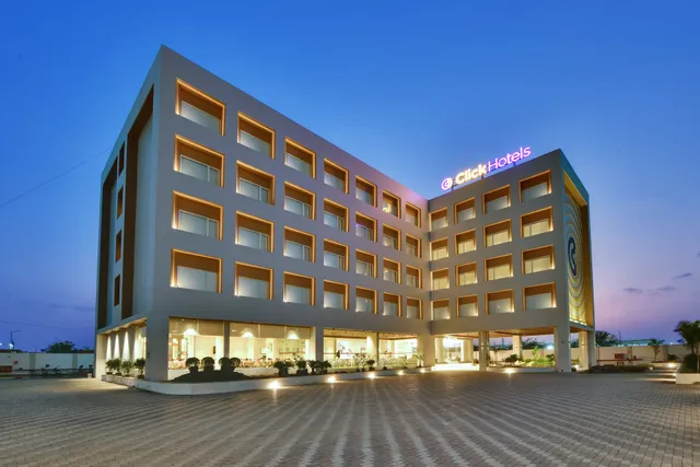 Click Hotels Pithampur