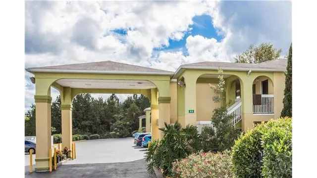 Days Inn by Wyndham Lamont/Monticello