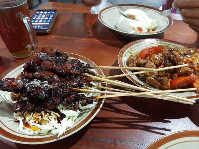 Sate Kambing dan Thengkleng Pak Manto Veteran