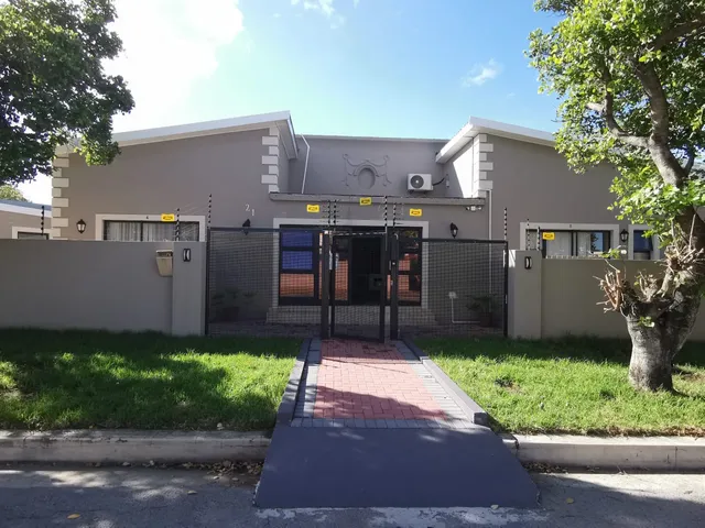 Lucolo Palace B&B East London