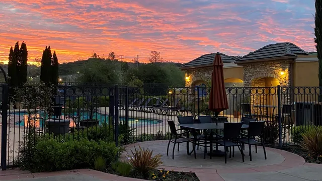 Holiday Inn Express & Suites El Dorado Hills, an IHG Hotel