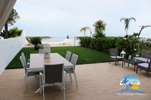 Villa sulla Spiaggia Diamante