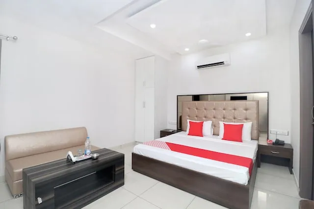 OYO 15005 Hotel K-homes