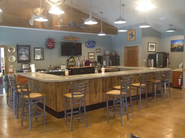 Dave's Oyster Bar and Grill