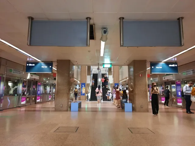 Tanjong Pagar MRT Station (EW15)