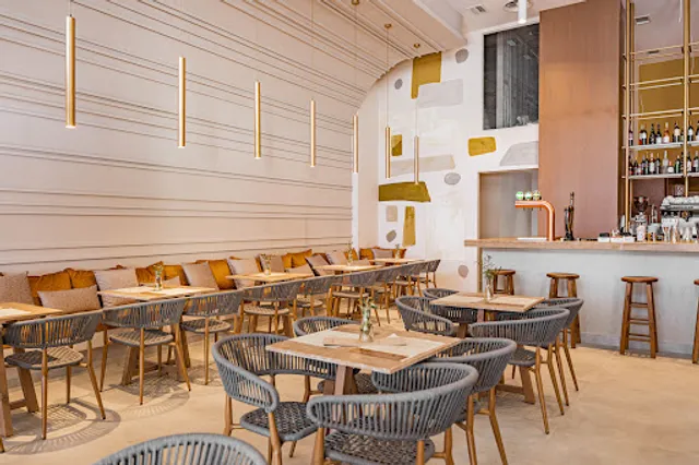 Yummy All Day Restaurant Bar