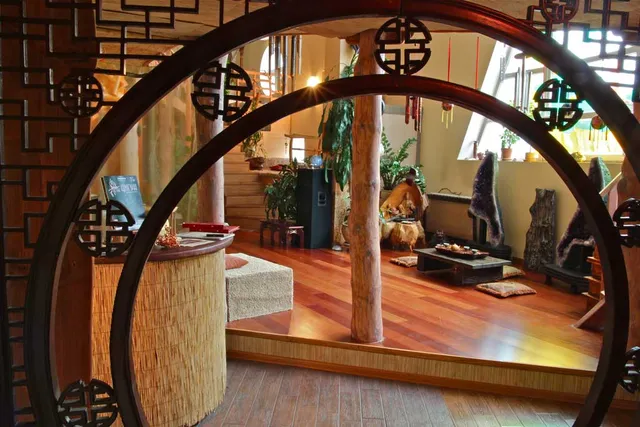 Chaynyy Klub Dom Belogo Zhuravlya