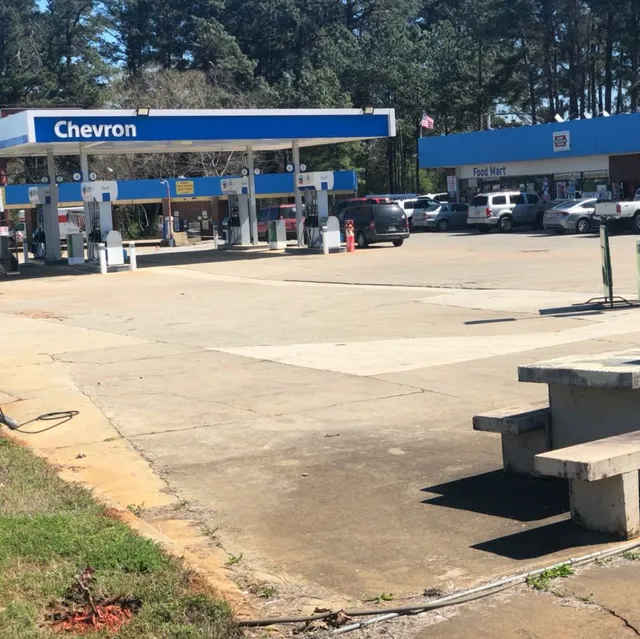 Hull Food Mart & Gas Station