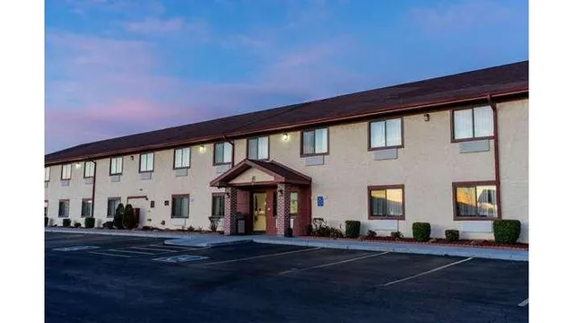 Super 8 by Wyndham Campbellsville KY