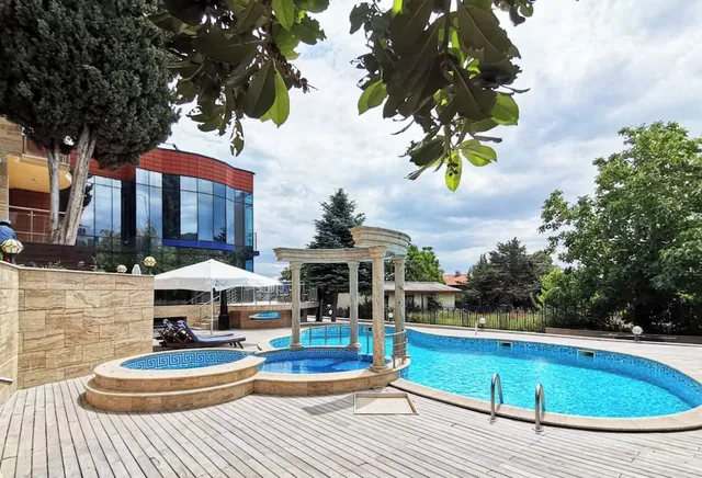 Twins Palace ApartHotel