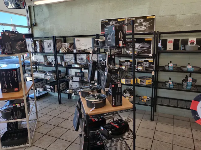 West Lindsey Shopping Center