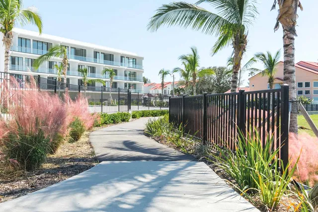 Villatel at Harbor Island Beach Club