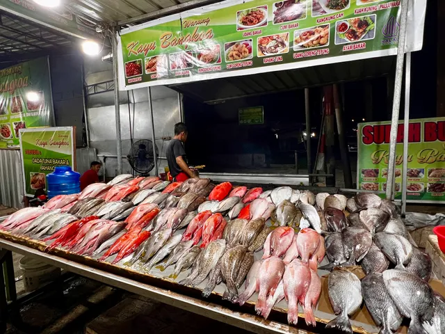 Kayu Bangkoa Restaurant