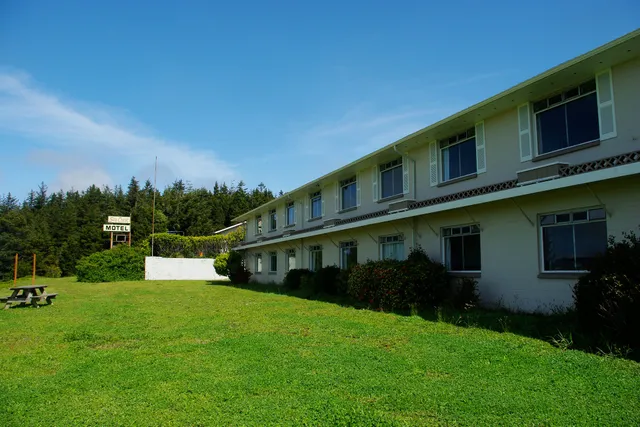 Sea Crest Motel