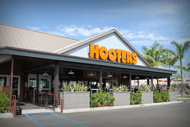 Hooters