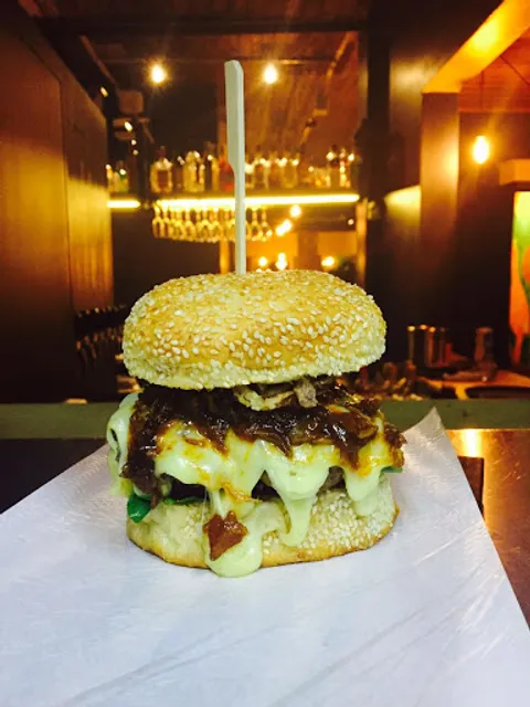 Hooroo - Burger & Beer