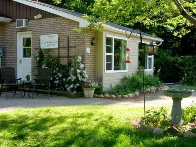 Little Island Lake Guest Suite