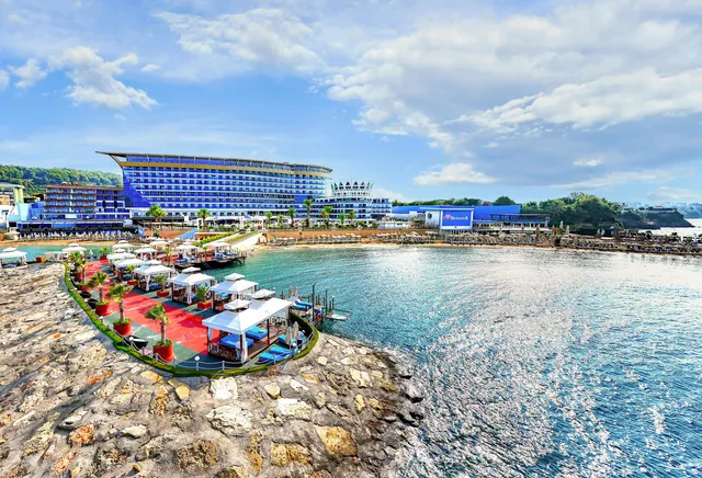 Granada Luxury Okurcalar