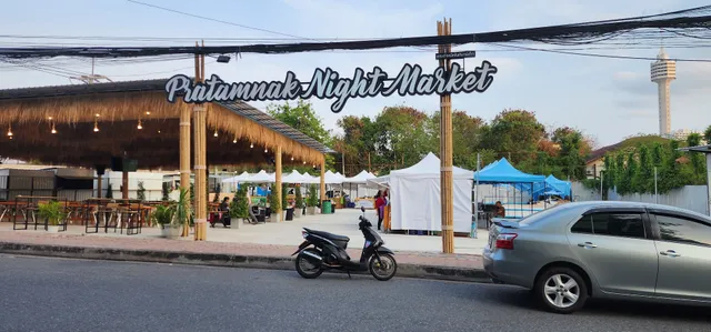 Phratamnak Night Market