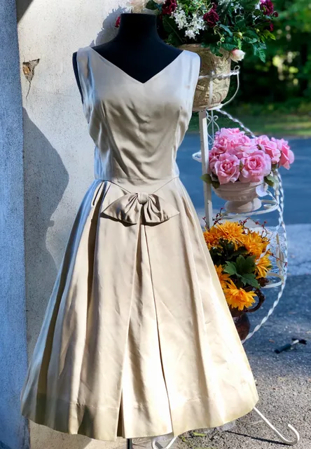 Harlowes Vintage of Newtown