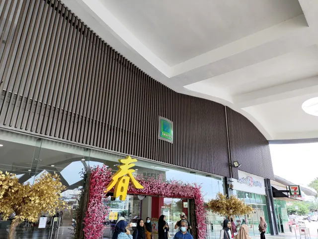 1 Borneo Hypermall